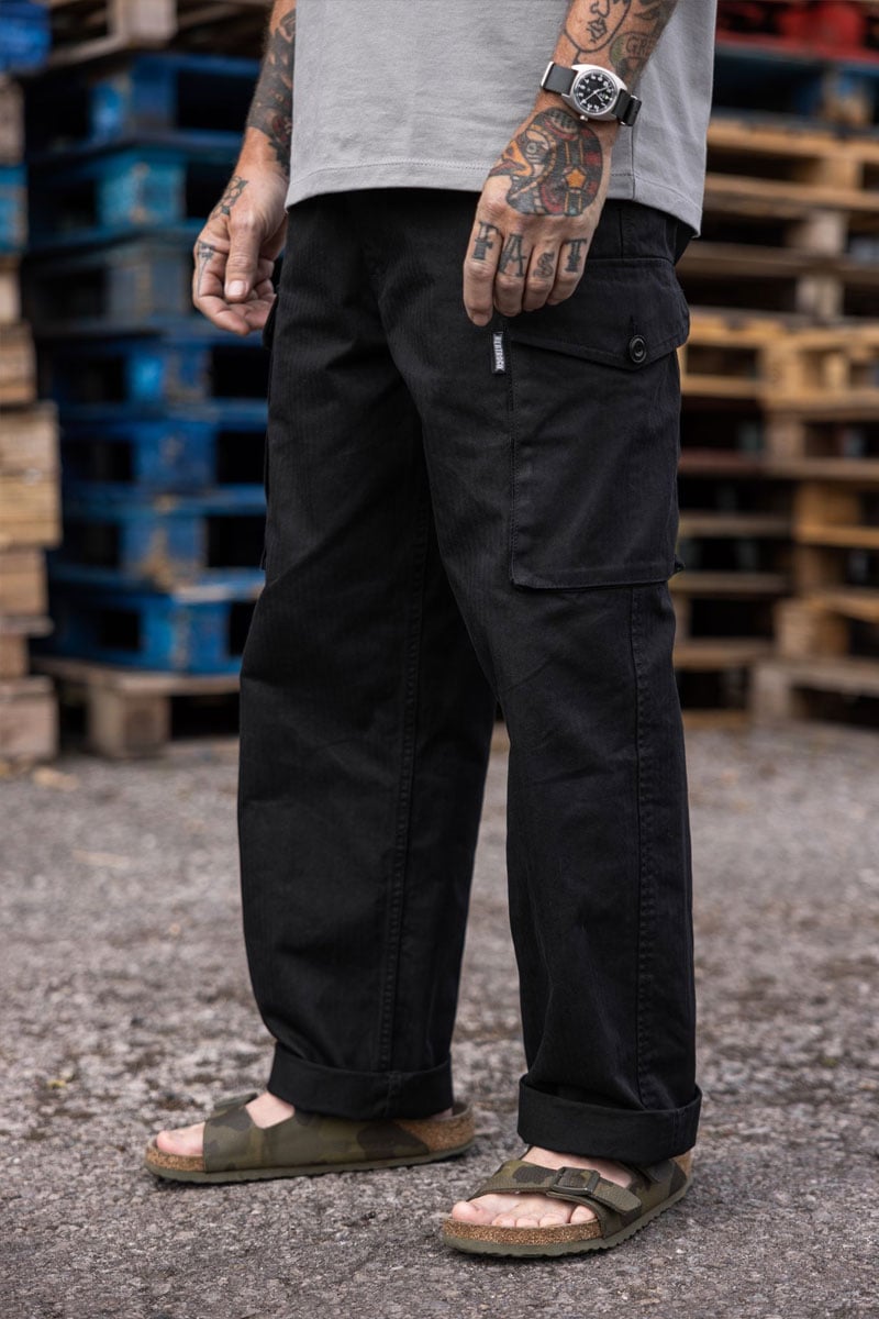 Black Cargo Pants With Straps – Techwear UK